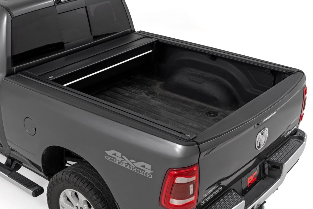 Ram 3500 Powered Bed Cover - Rough Country - Retractable